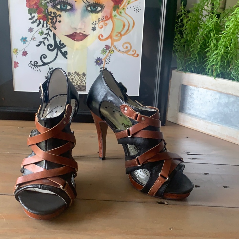 Naughty Monkey leather black/brown open-toe heels